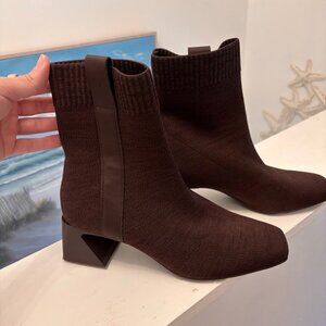 Vivaia Square-Toe Water-Repellent Heeled Boots